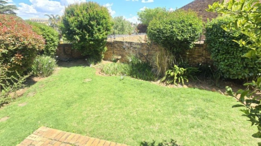 3 Bedroom Property for Sale in Bassonia Gauteng