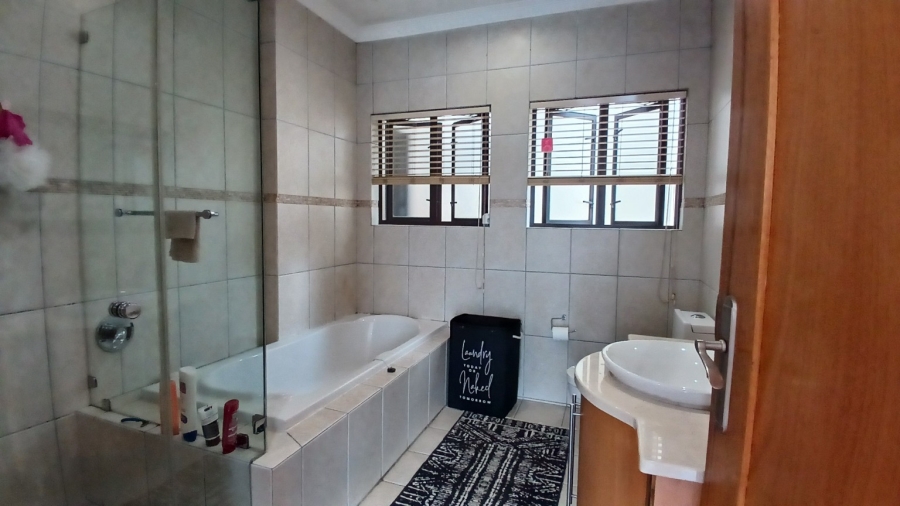 4 Bedroom Property for Sale in New Market Gauteng