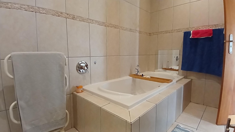 4 Bedroom Property for Sale in New Market Gauteng