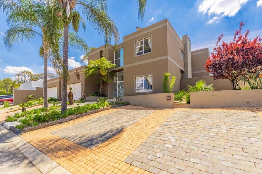 5 Bedroom Property for Sale in Dainfern Golf Estate Gauteng