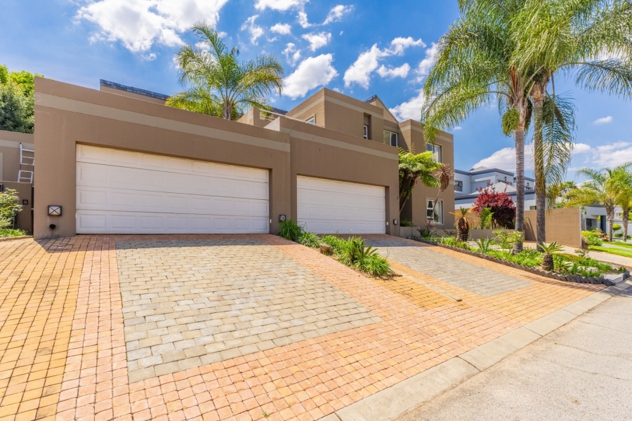 5 Bedroom Property for Sale in Dainfern Golf Estate Gauteng