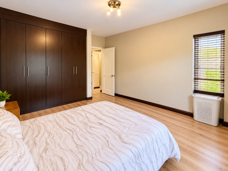 To Let 3 Bedroom Property for Rent in Sandown Gauteng