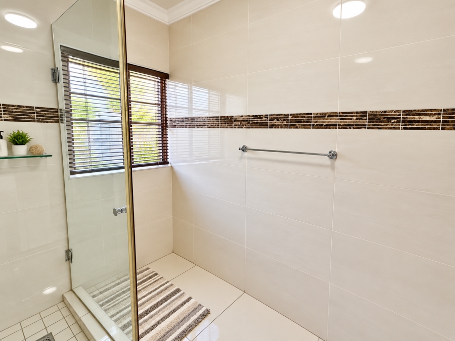 To Let 3 Bedroom Property for Rent in Sandown Gauteng