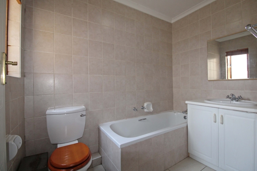 To Let 2 Bedroom Property for Rent in Edenburg Gauteng