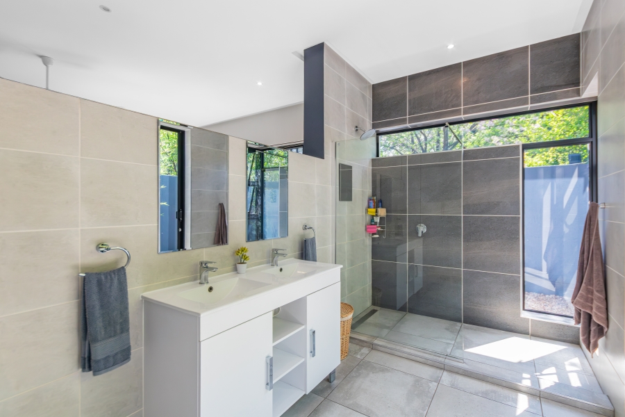 3 Bedroom Property for Sale in Chartwell Gauteng
