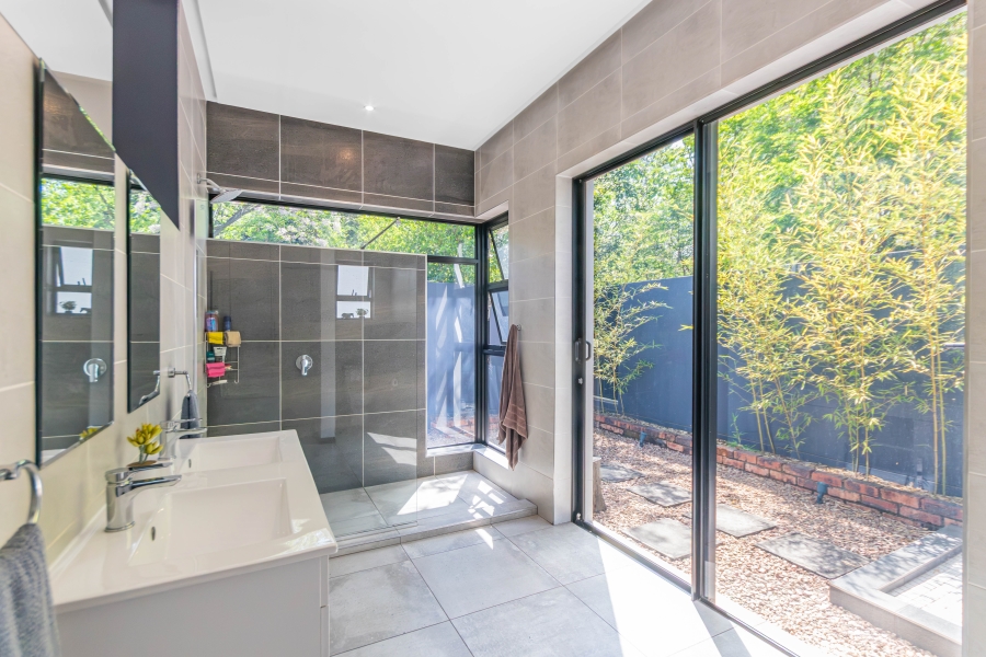 3 Bedroom Property for Sale in Chartwell Gauteng