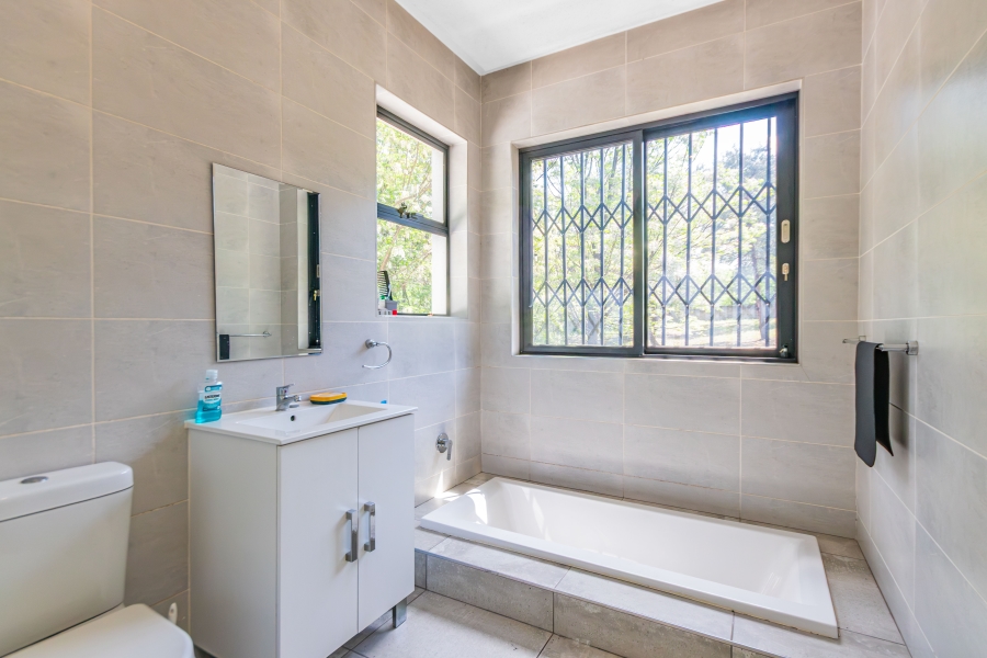 3 Bedroom Property for Sale in Chartwell Gauteng