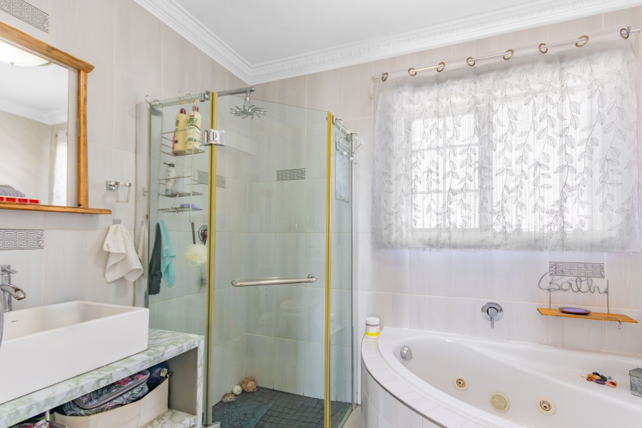 3 Bedroom Property for Sale in Lonehill Gauteng