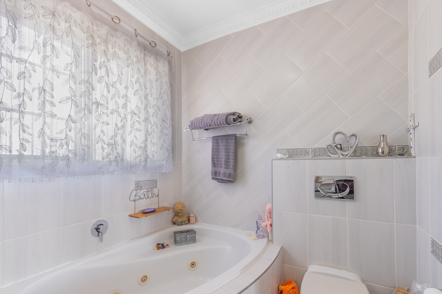3 Bedroom Property for Sale in Lonehill Gauteng