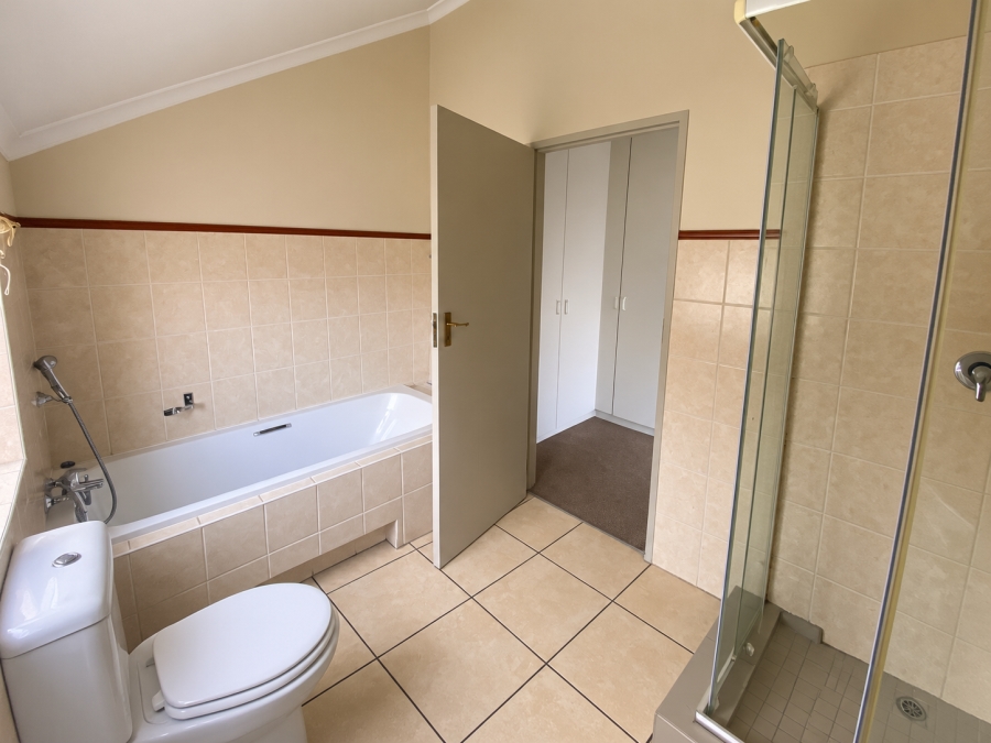 To Let 3 Bedroom Property for Rent in Broadacres Gauteng