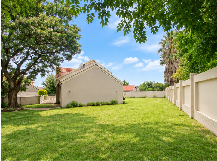 To Let 3 Bedroom Property for Rent in Broadacres Gauteng