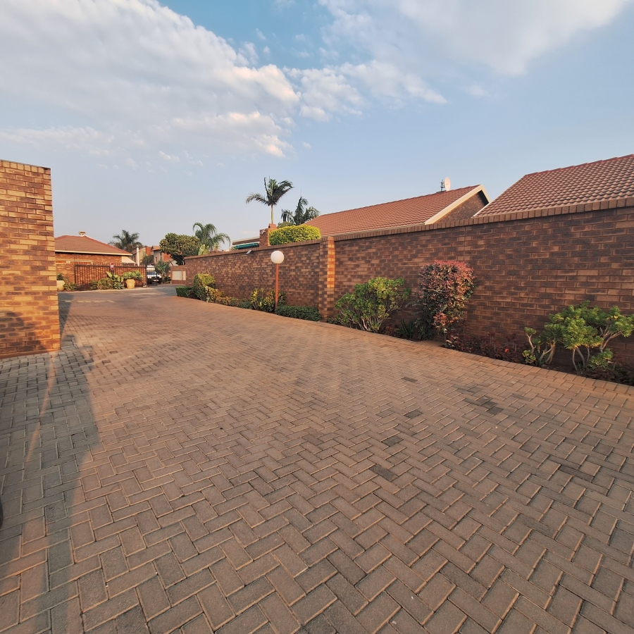 3 Bedroom Property for Sale in Magalieskruin Gauteng