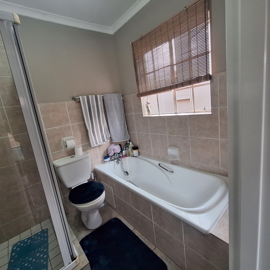 3 Bedroom Property for Sale in Magalieskruin Gauteng