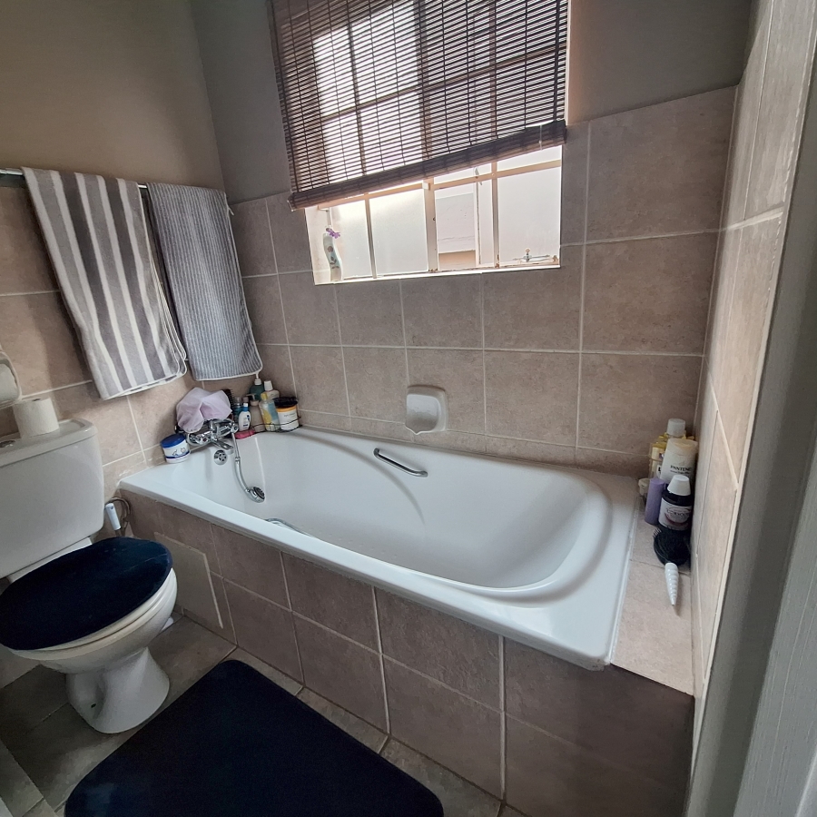 3 Bedroom Property for Sale in Magalieskruin Gauteng