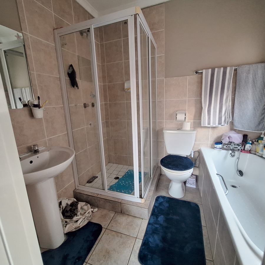 3 Bedroom Property for Sale in Magalieskruin Gauteng