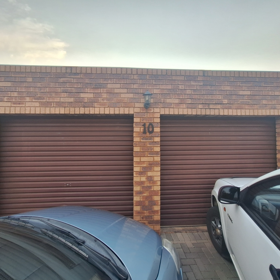 3 Bedroom Property for Sale in Magalieskruin Gauteng