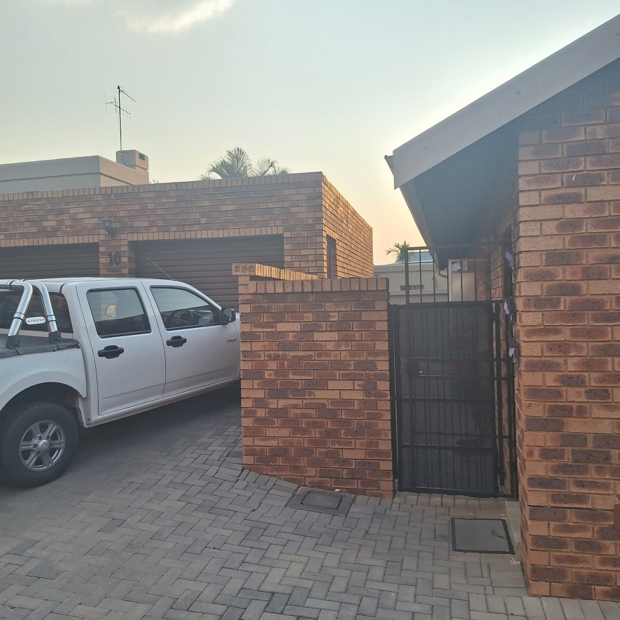 3 Bedroom Property for Sale in Magalieskruin Gauteng