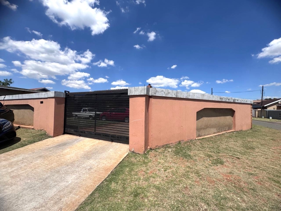 3 Bedroom Property for Sale in Vosloorus Ext 10 Gauteng