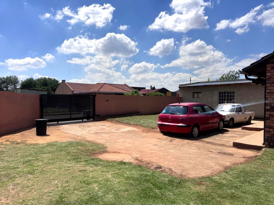 3 Bedroom Property for Sale in Vosloorus Ext 10 Gauteng