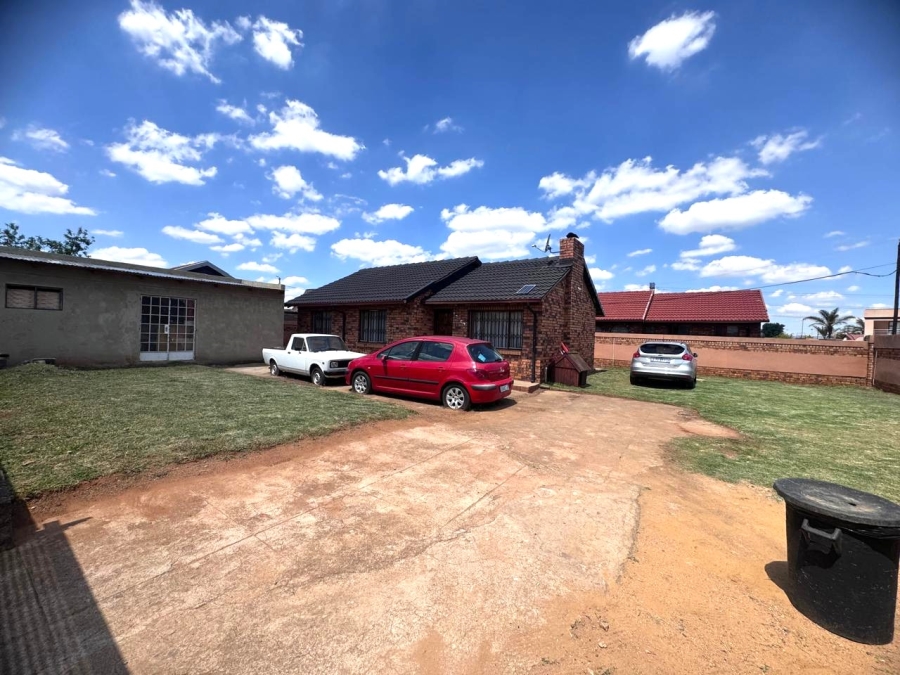 3 Bedroom Property for Sale in Vosloorus Ext 10 Gauteng