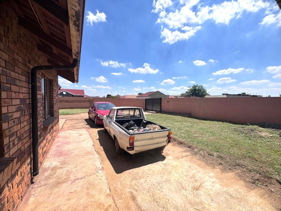 3 Bedroom Property for Sale in Vosloorus Ext 10 Gauteng