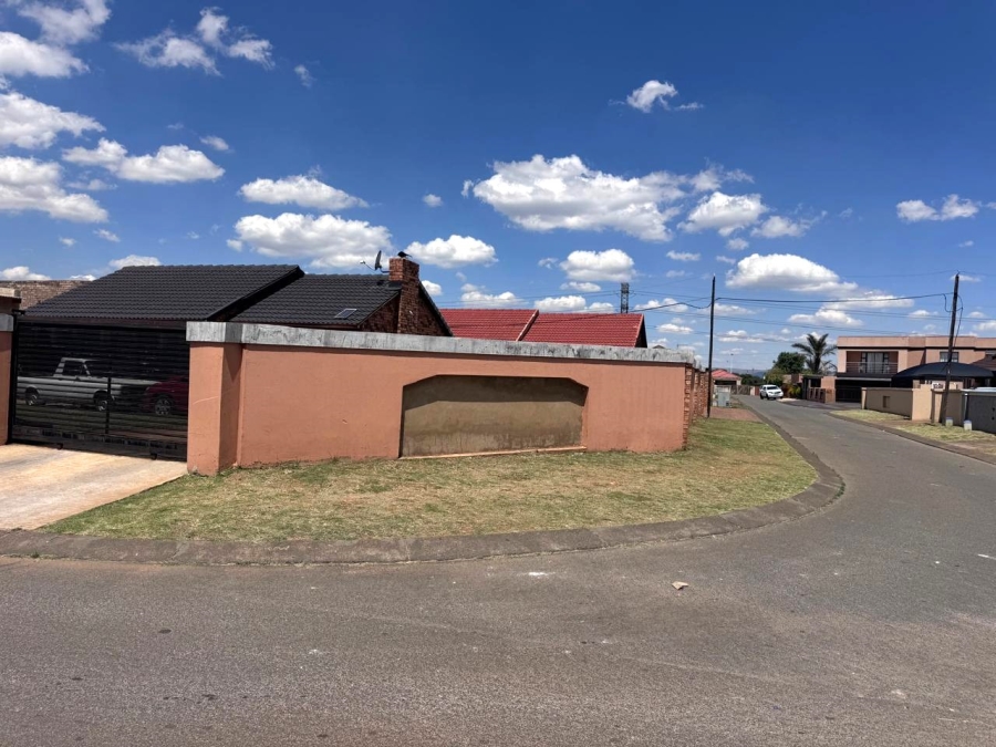 3 Bedroom Property for Sale in Vosloorus Ext 10 Gauteng