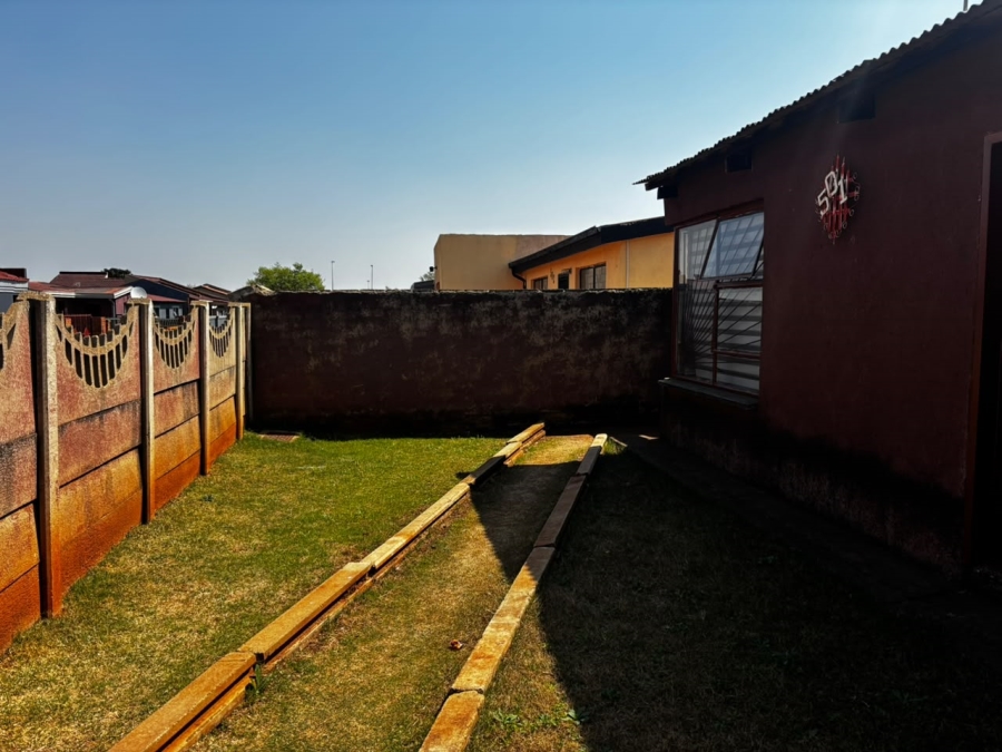 1 Bedroom Property for Sale in Mabuya Park Gauteng