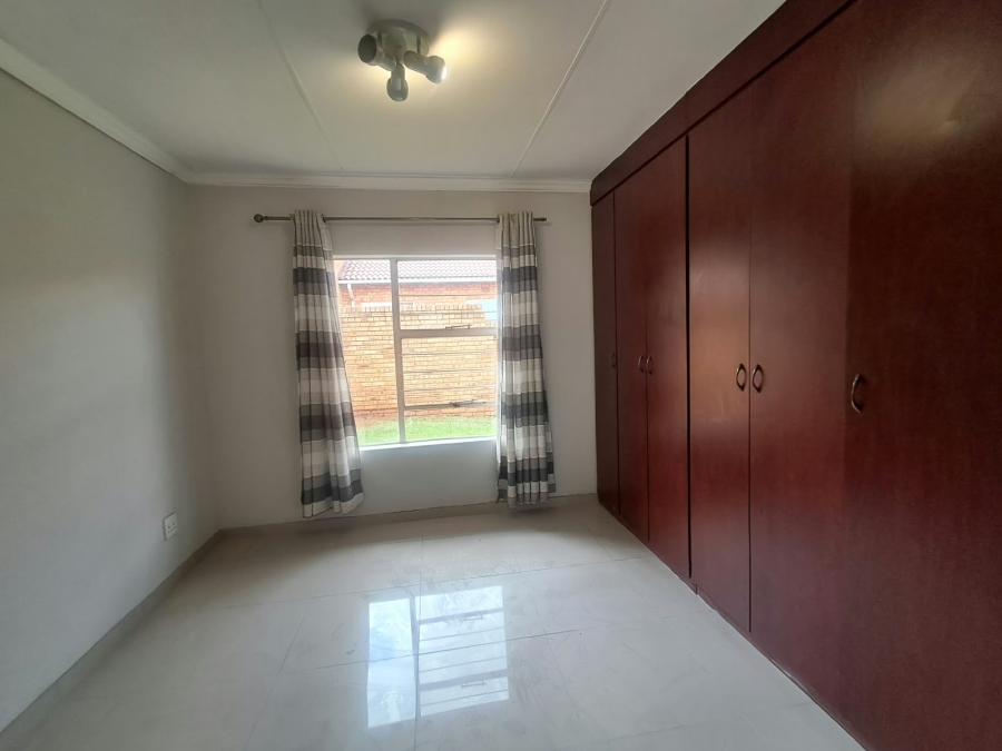 To Let 3 Bedroom Property for Rent in Groblerpark Gauteng
