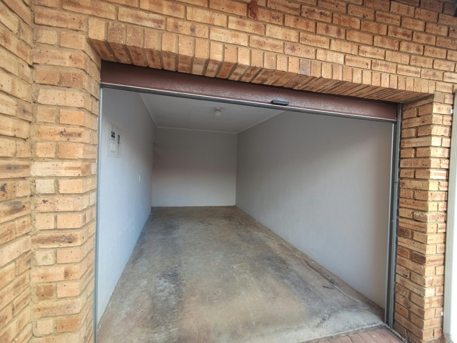 To Let 3 Bedroom Property for Rent in Groblerpark Gauteng