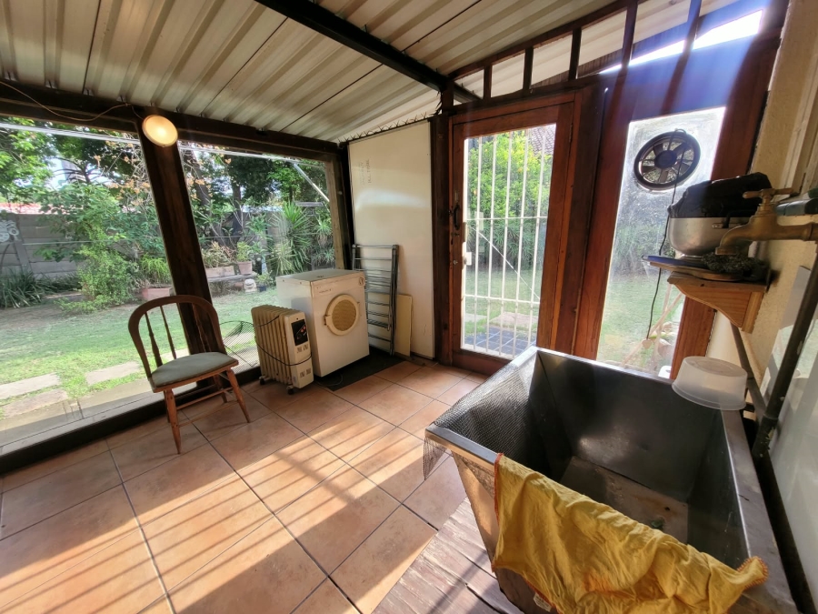 To Let 2 Bedroom Property for Rent in Bromhof Gauteng