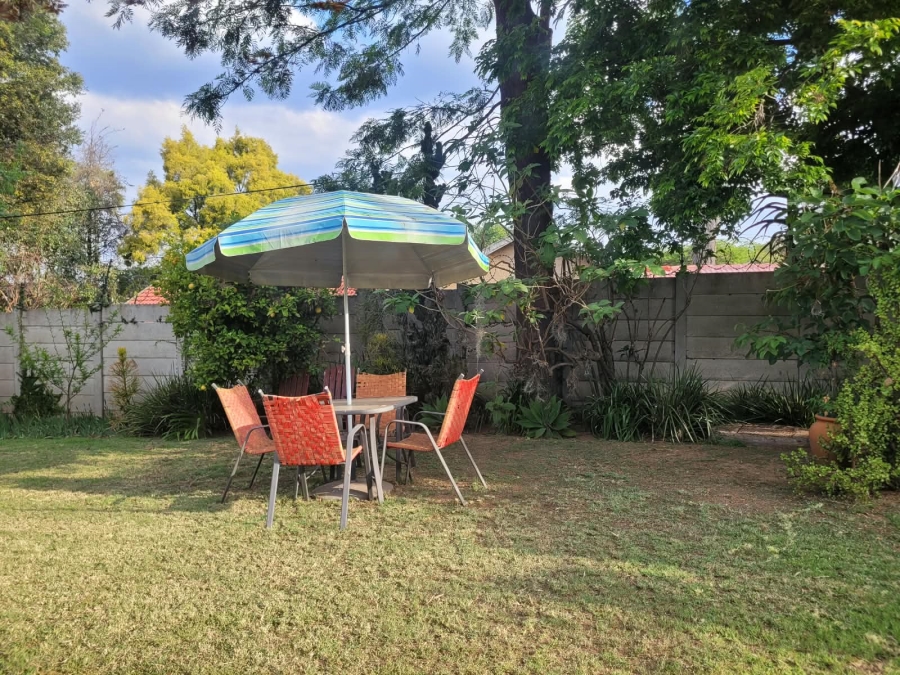 To Let 2 Bedroom Property for Rent in Bromhof Gauteng
