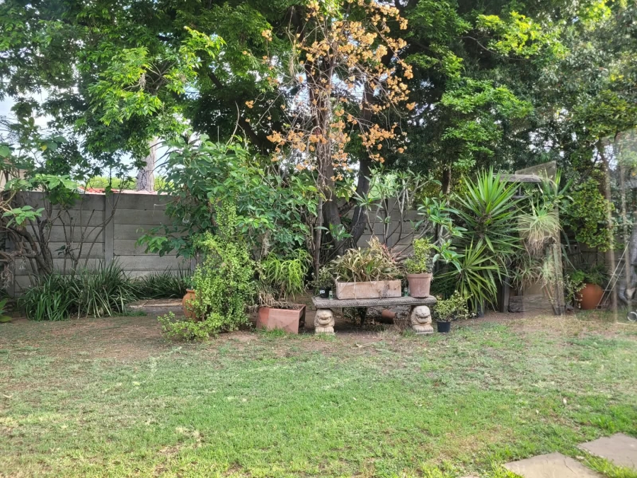 To Let 2 Bedroom Property for Rent in Bromhof Gauteng
