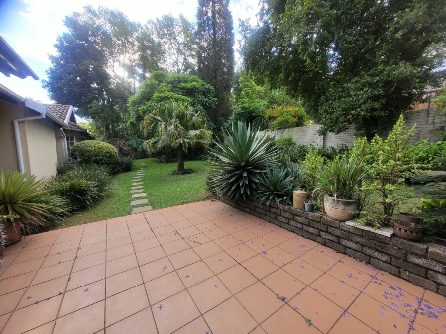 To Let 2 Bedroom Property for Rent in Bromhof Gauteng
