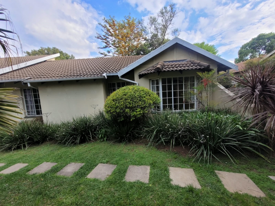 To Let 2 Bedroom Property for Rent in Bromhof Gauteng