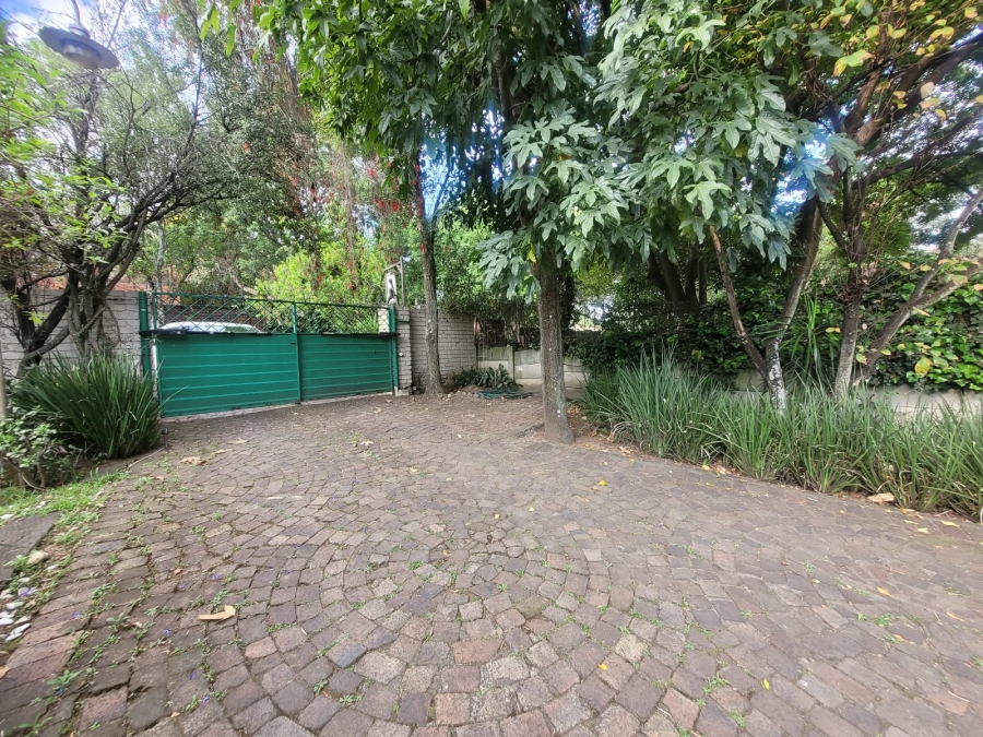 To Let 2 Bedroom Property for Rent in Bromhof Gauteng