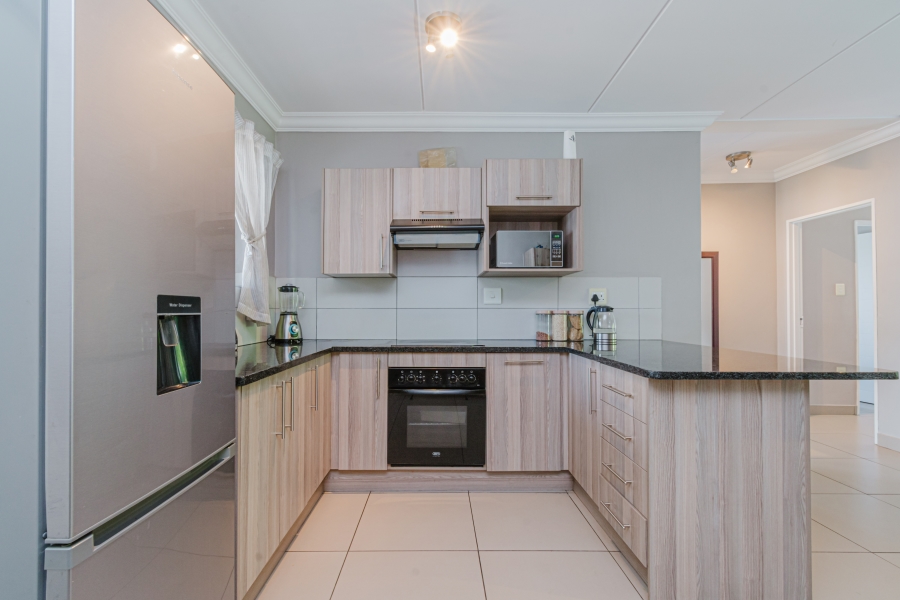 2 Bedroom Property for Sale in Broadacres Gauteng