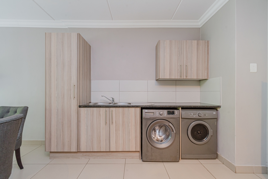 2 Bedroom Property for Sale in Broadacres Gauteng