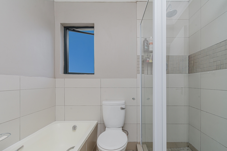 2 Bedroom Property for Sale in Broadacres Gauteng