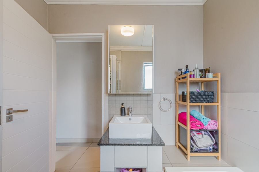 2 Bedroom Property for Sale in Broadacres Gauteng