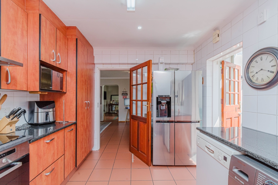 To Let 4 Bedroom Property for Rent in Fourways Gauteng