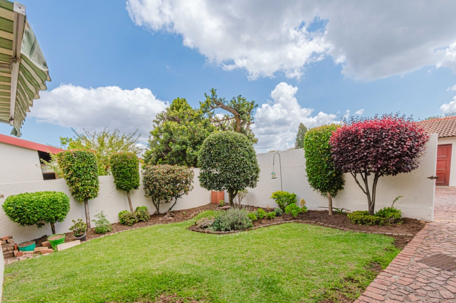To Let 4 Bedroom Property for Rent in Fourways Gauteng