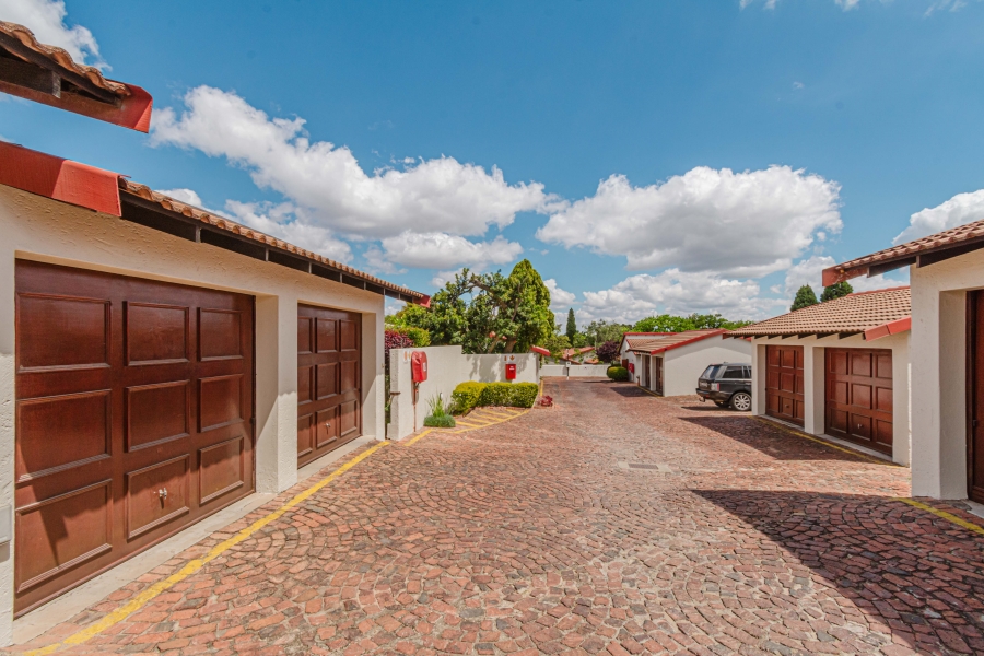 To Let 4 Bedroom Property for Rent in Fourways Gauteng