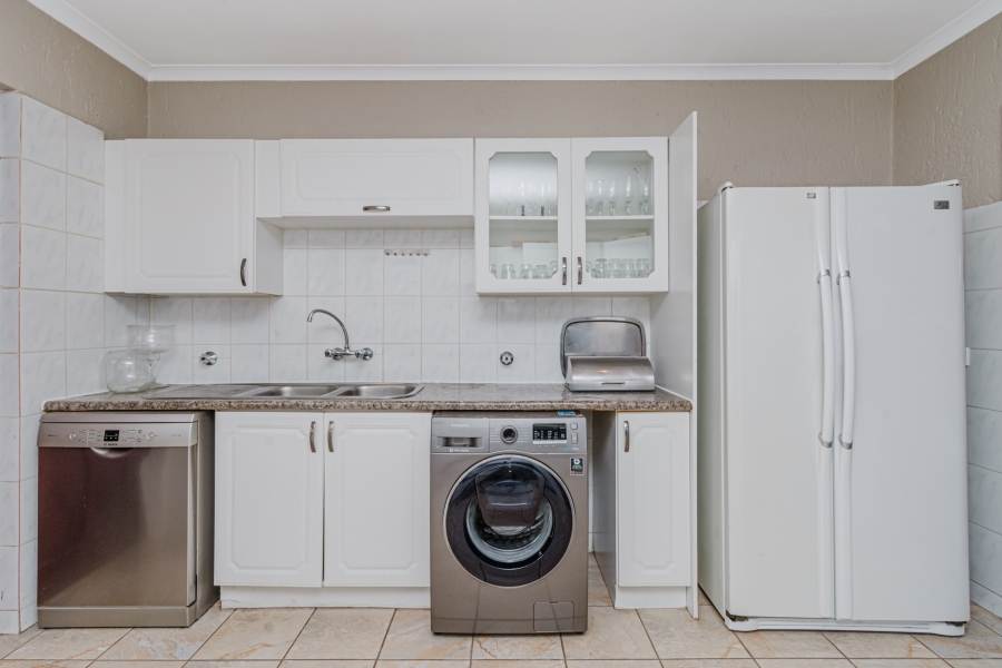 3 Bedroom Property for Sale in Lonehill Gauteng