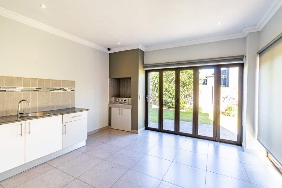 To Let 4 Bedroom Property for Rent in Willow Acres Gauteng