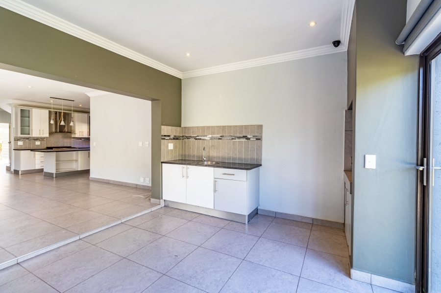 To Let 4 Bedroom Property for Rent in Willow Acres Gauteng