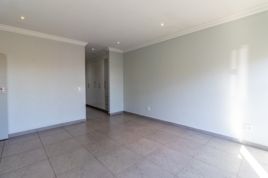 To Let 4 Bedroom Property for Rent in Willow Acres Gauteng