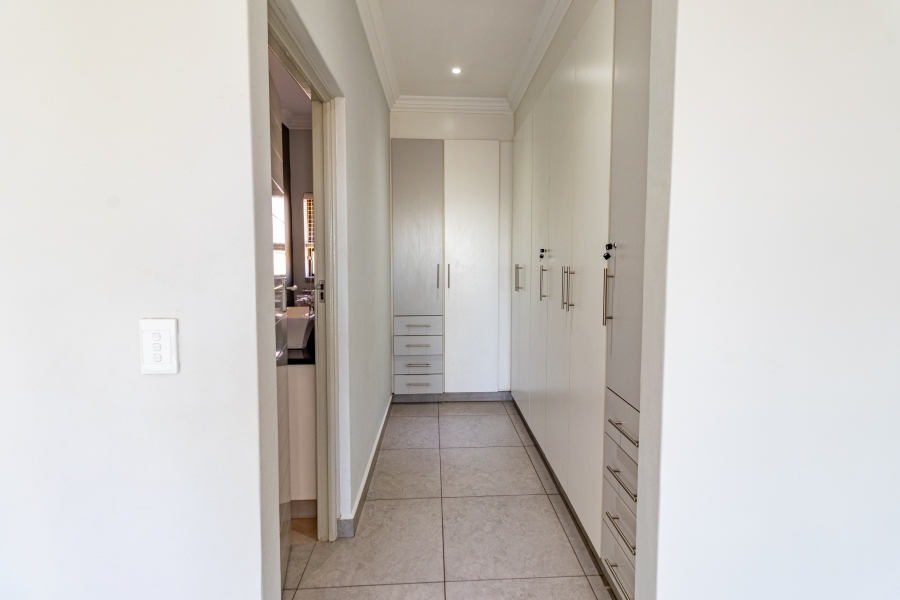 To Let 4 Bedroom Property for Rent in Willow Acres Gauteng