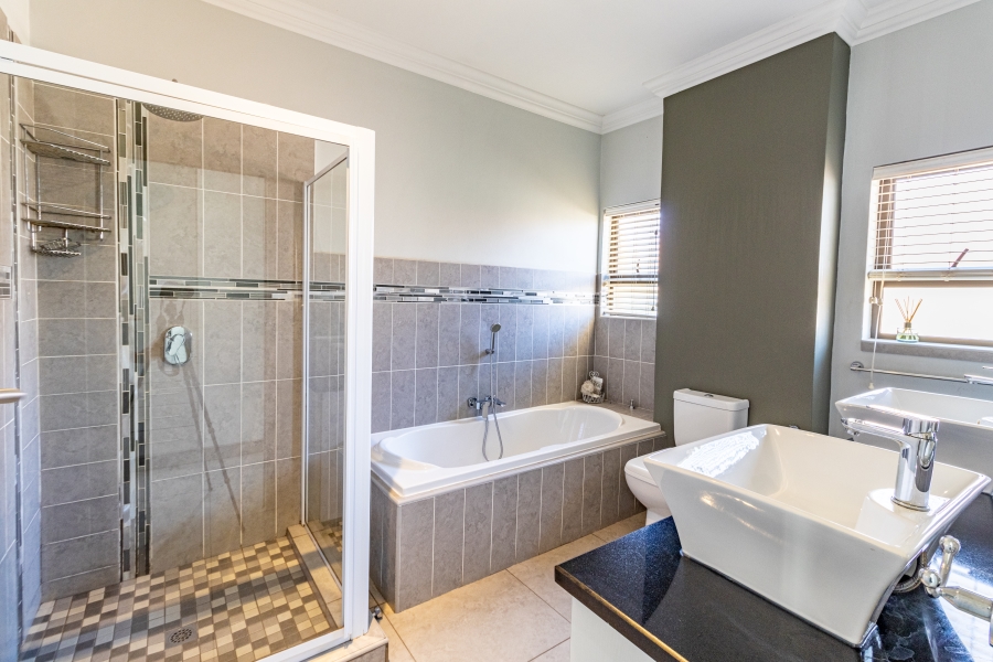 To Let 4 Bedroom Property for Rent in Willow Acres Gauteng