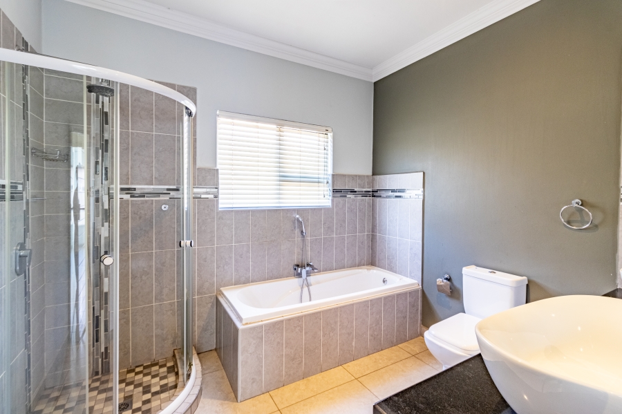 To Let 4 Bedroom Property for Rent in Willow Acres Gauteng