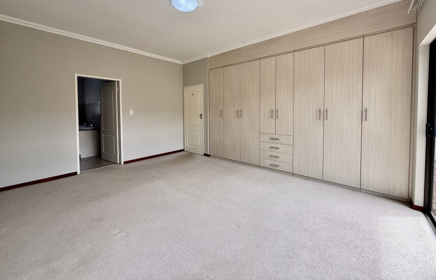 3 Bedroom Property for Sale in The Retreat Gauteng